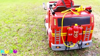 アンボクシングと組み立て   子供のための消防車のパワーホイールの乗車