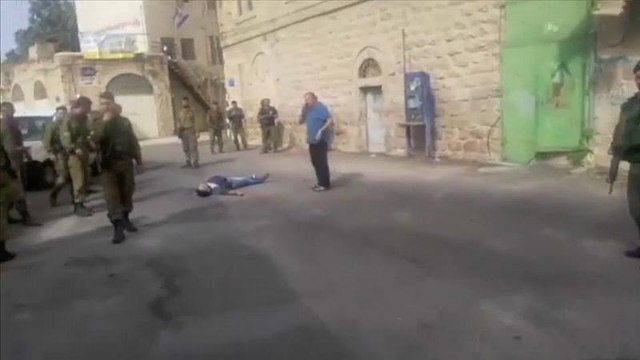 شاهد: الجيش الإسرائيلي يقتل بالرصاص فلسطينيا حاول طعن جندي