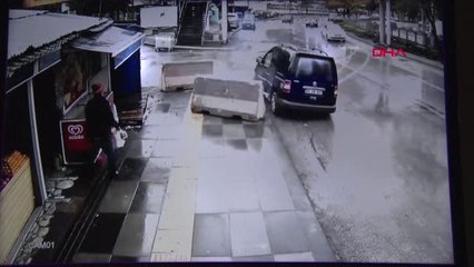 Ankara'da Aynı Yerde Çifte Kaza Dehşeti Kamerada