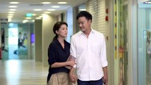 ep12-04_正方帶淑君到縫紉學校報名初級縫紉課程，但因課程時間無法搭配，所以只好放棄報名，就在離開縫紉學校時，淑君忽然想到有個地方可以學習縫紉