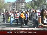 Marchan maestros de la CNTE rumbo a los Pinos