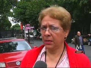Segob no reportó daños materiales en marcha, a pesar de auto dañado de funcionaria