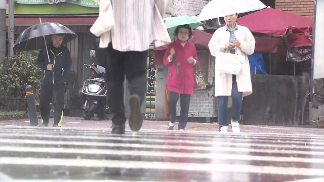 [날씨] 전국 요란한 가을비...오후 중국발 스모그 유입 / YTN