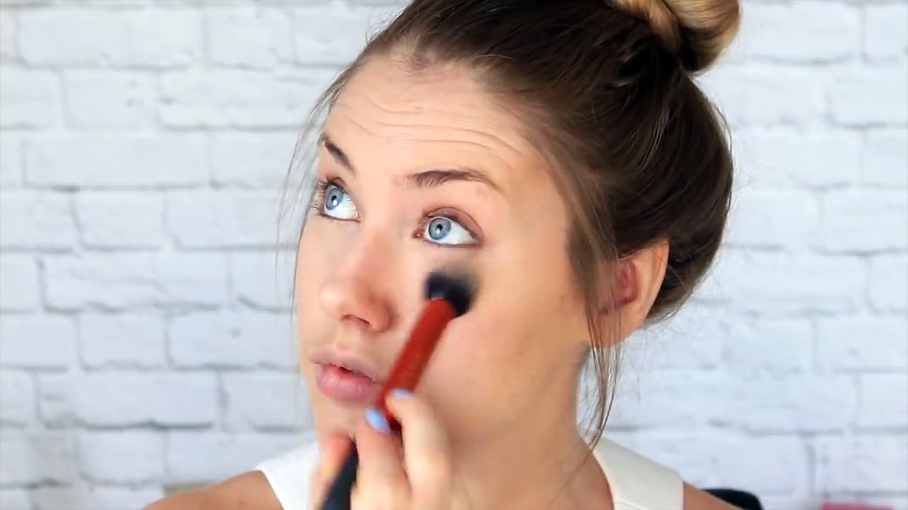 Apply Professional Looking Makeup Quickly- The Easy Tutorial