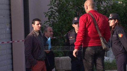 Digjen automjetet në Elbasan - Top Channel Albania - News - Lajme