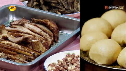 《亲爱的客栈2》第2期：刘涛胡杏儿下地拔萝卜超接地气 王鹤棣表演颠锅厨艺惊人 The Inn S2 EP2【湖南卫视官方频道】_001