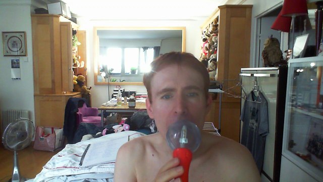 Wiwi égratigne my my my d'Armand Van Helden & Tara McDonald