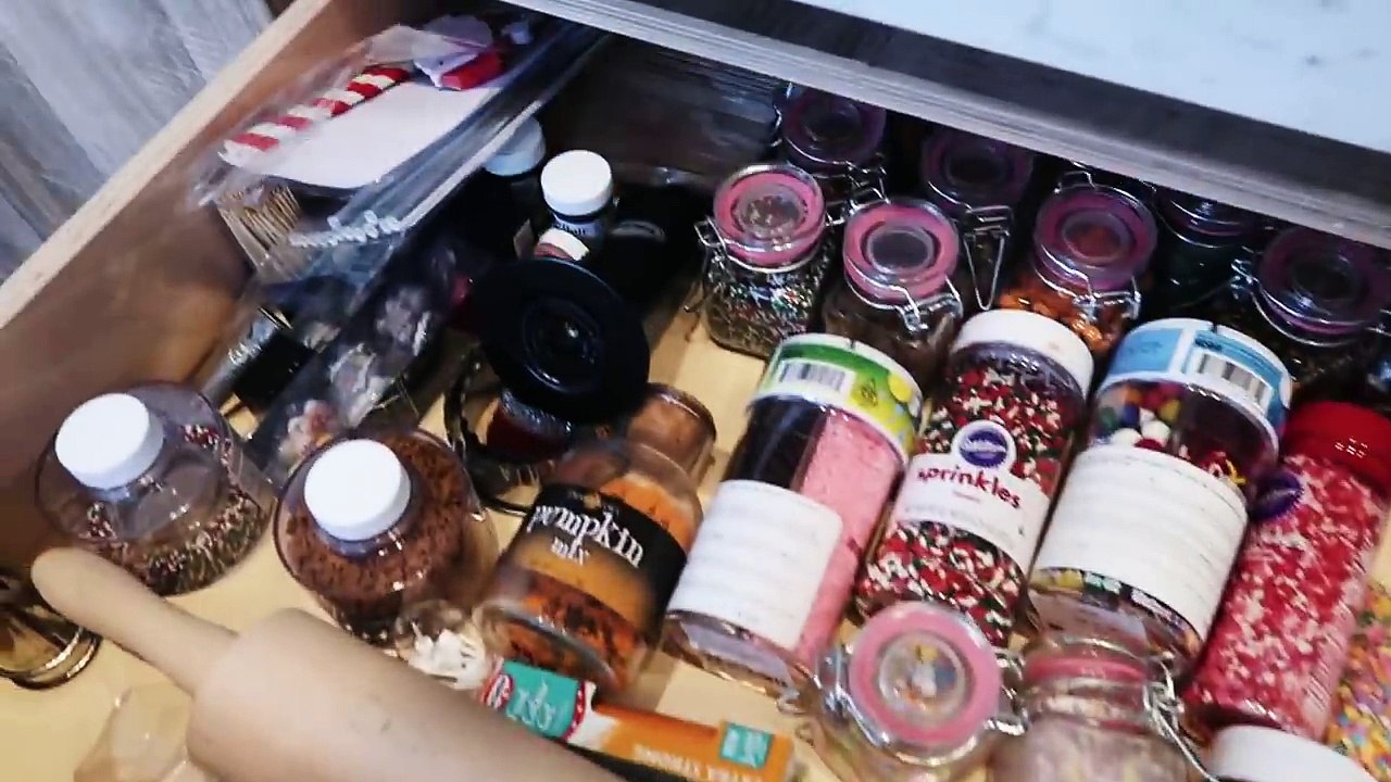 DECLUTTER & SURPRISE BIRTHDAY | WEEKLY VLOG