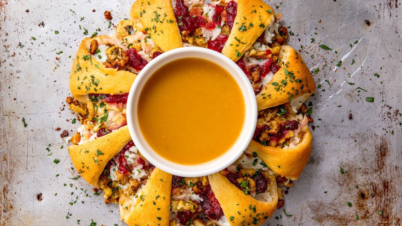 This Thanksgiving Ring Slays Your Usual Leftovers Sandwich Tradition