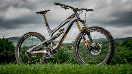 YT Capra CF Pro Race Review - 2018 Bible of Bike Tests: Summer Camp