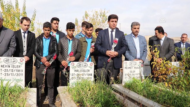 Depremde hayatını kaybeden öğretmenler anıldı - VAN