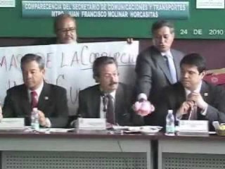 Pone diputado a Horcasitas muñecos quemados