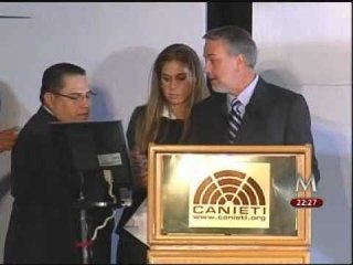 Invita Emilio Gonzalez a que aspirantes panistas declinen a su favor