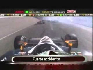 Aparatoso choque de 15 autos en Indycar; fallece Dan Wheldon