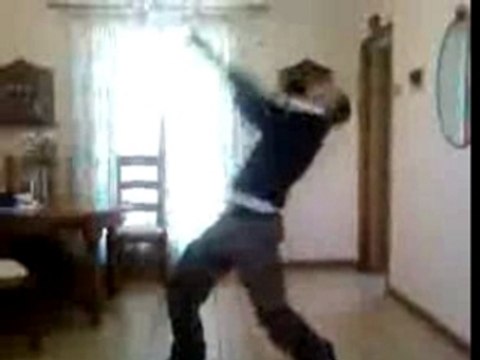 Tecktonik neeko en mode electro flop