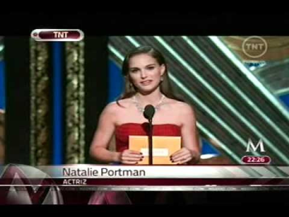 Elogia Natalie Portman a Demián Bichir; gana Jean Dujardin como mejor actor