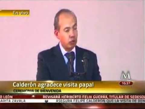 Recibe Felipe Calderón al papa Benedicto XVI en su llegada a León, Guanajuato