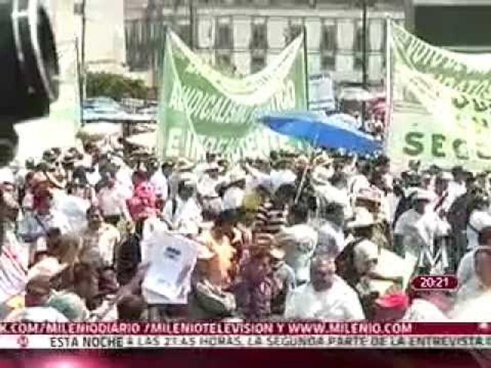 Sindicalistas marchan en DF, por el Día del Trabajo
