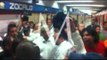 Usa AMLO el metro para llegar a su cierre de campaña