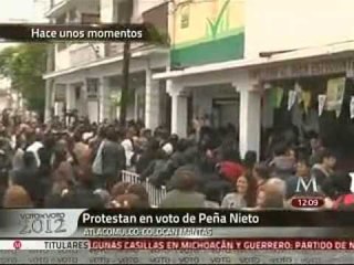 En medio de protestas, Peña Nieto emite su voto en Atlacomulco