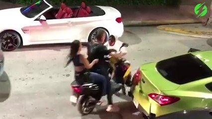 Un gars en scooter un peu sur les nerfs... Fail