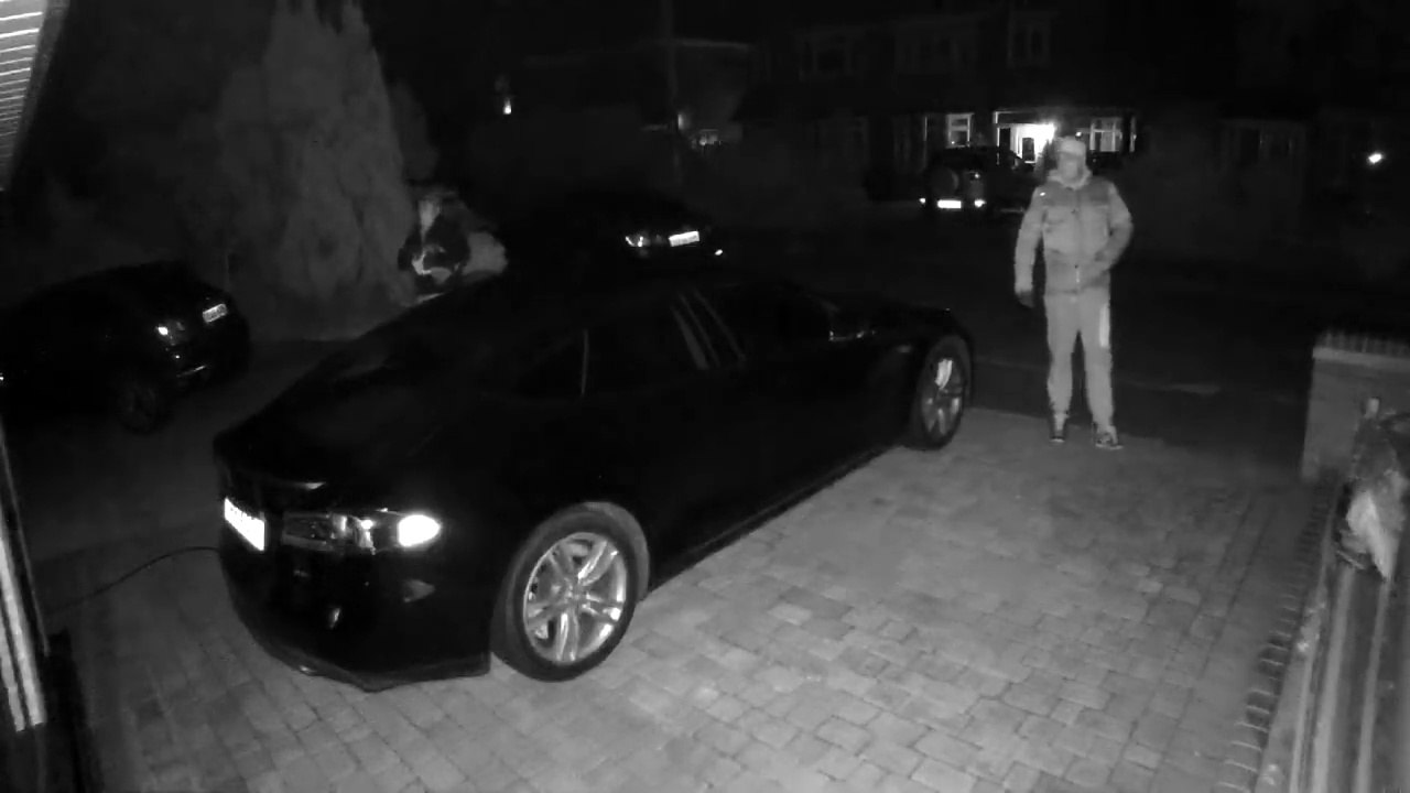 Même les Tesla sont volées ! Il suffit de les débrancher...