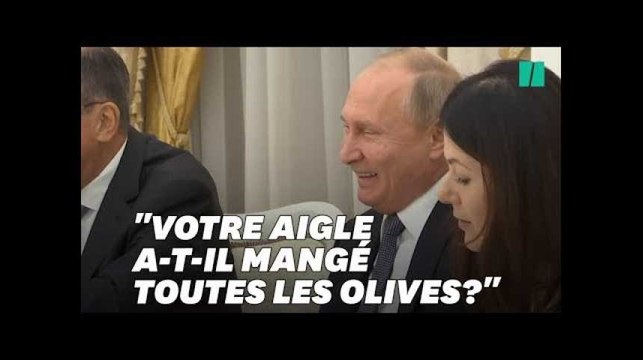 Vladimir Poutine raille l'emblème des États-Unis devant Bolton et éclate de rire