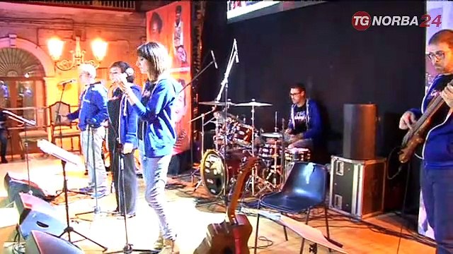 Taranto, sinodo dei giovani in piazza con Mons. Santoro