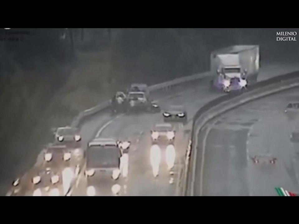 Fatales accidentes viales en México con camiones doble remolque