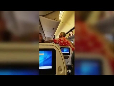 Pasajeros de All Nippon Airways, se pelean avión