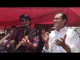 Palomazo de Juan Zepeda en tianguis de Edomex