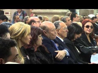 حصريا | شاهد نبيلة عبيد بتتكلم فى جنازة الراحلة صباح ولا تهتم لكلام القسيس