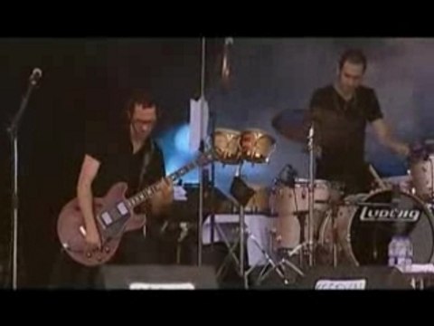 Olivia Ruiz - Vieilles Charrues 2006.1/4