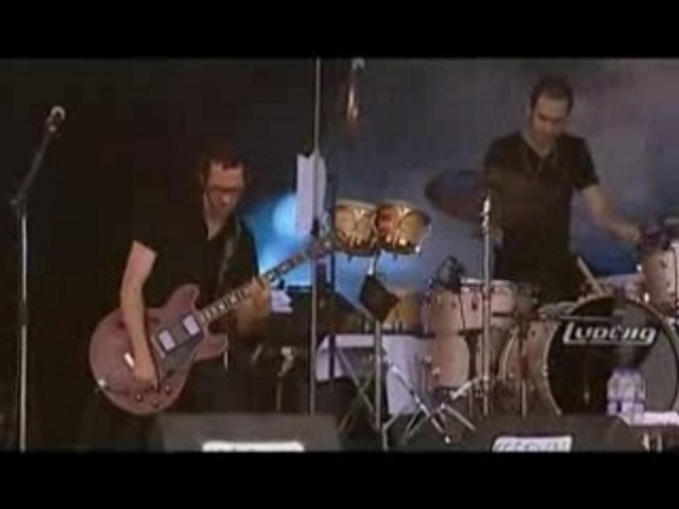 Olivia Ruiz - Vieilles Charrues 2006.1/4