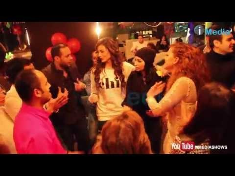 مدربه الاسود واحلي رقص شعبي في عيد ميلادها