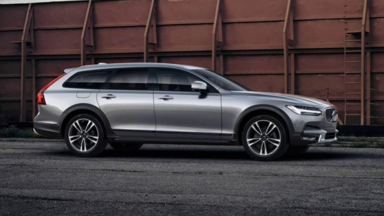 Volvo V90 Cross Country 2018 Car Review