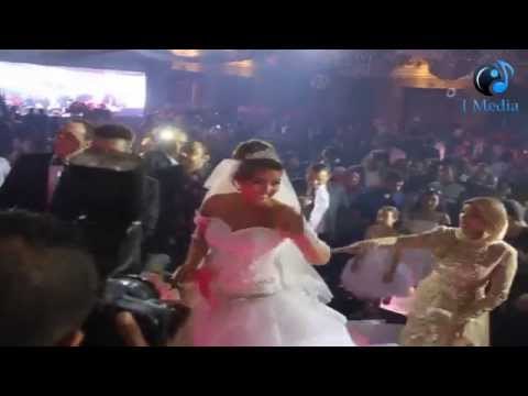 فرح مي كساب | لحظة صعود مي كساب و أوكا لتقطيع التورتة وأحد المعازيم: عاوزة أتصور معاكي !