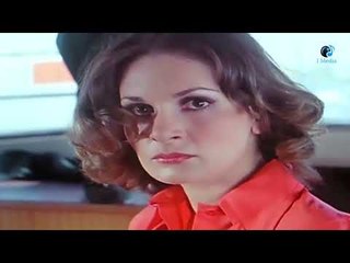 لاول مرة فى تاريخه محمود المليجى يضرب  يسرا بالقلم وترمى نفسها  فى البحر