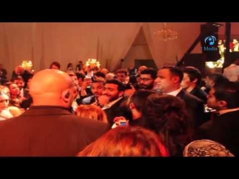 فرح المنتج محمد حامد | تامر حسني يتعرض لموقف محرج أثناء الغناء و الجاردات تتدخل .. شاهد!