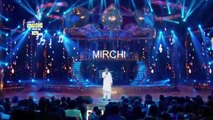 An emotional tribute to Javed Akhtar from Sonu Nigam at the 7th Royal Stag Mirchi Music Awards