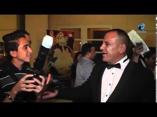 شاهد الفنان طارق لطفى و طفل صعير يريد التصوير معة