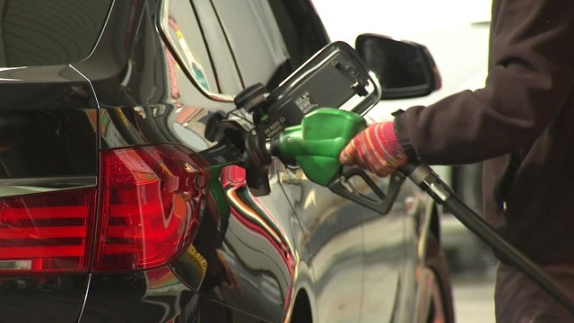 유류세 15% 인하...일자리 5만 9천 개 만든다 / YTN