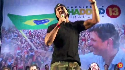 Mano Brown criticando o PT em comício do Haddad no Rio de Janeiro