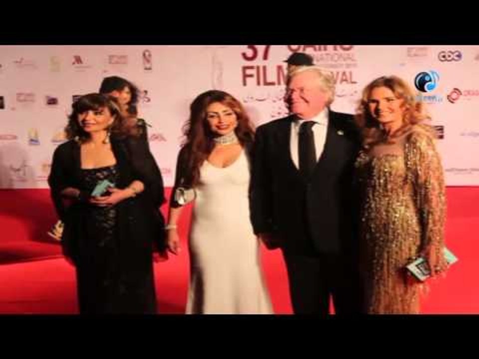 أفتتاح مهرجان مهرجان القاهرة السينمائى الدورة 37 |  شاهد حسين فهمى فى صحبة زوجتة