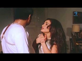 اسوء  مشهد ممكن ام  تشوف  بنتها   فيه