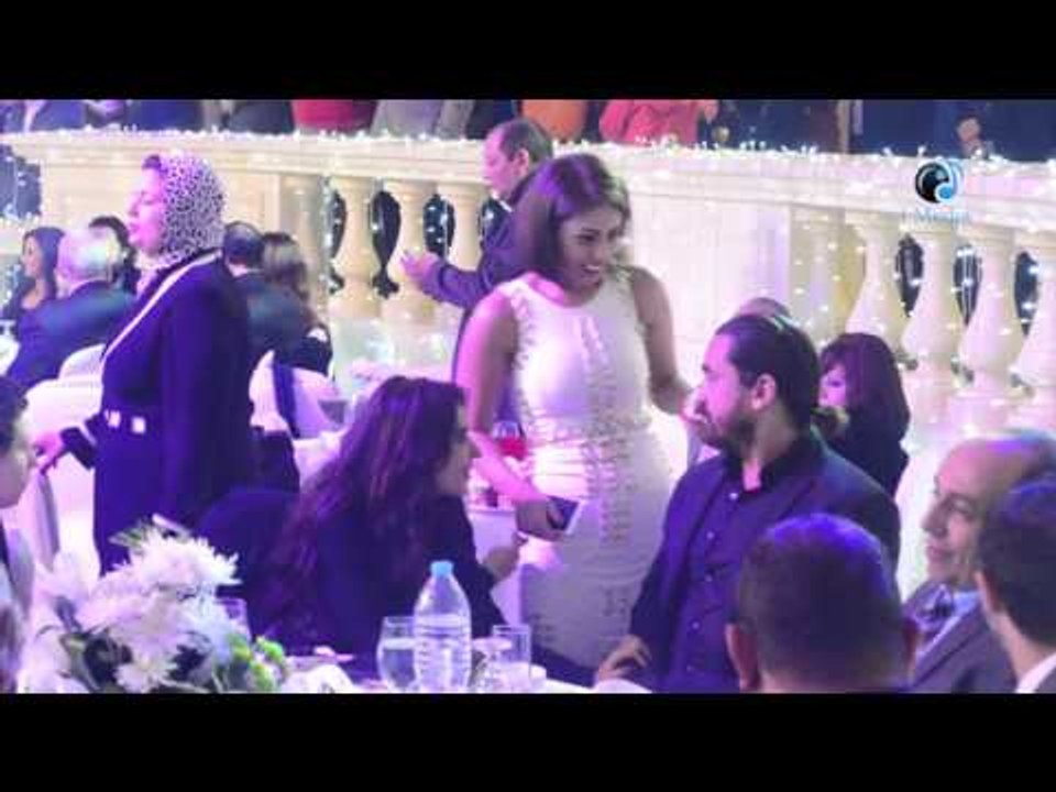 حفل النايل دراما | شاهد "مى سليم" تداعب أمير كر...