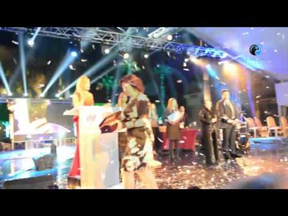 حفل النايل دراما |   شاهد فستان إلهام شاهين لحظ...