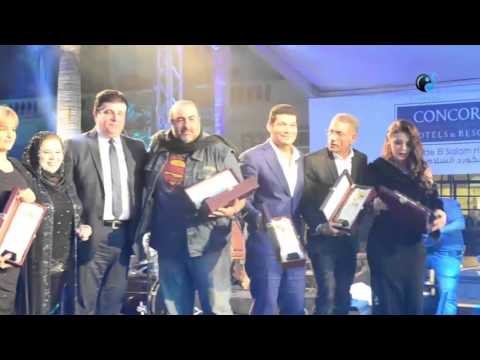 حفل النايل دراما | لحظة تسلم باسم سمرة وسيمون جائزة عن مسلسل بين السرايات