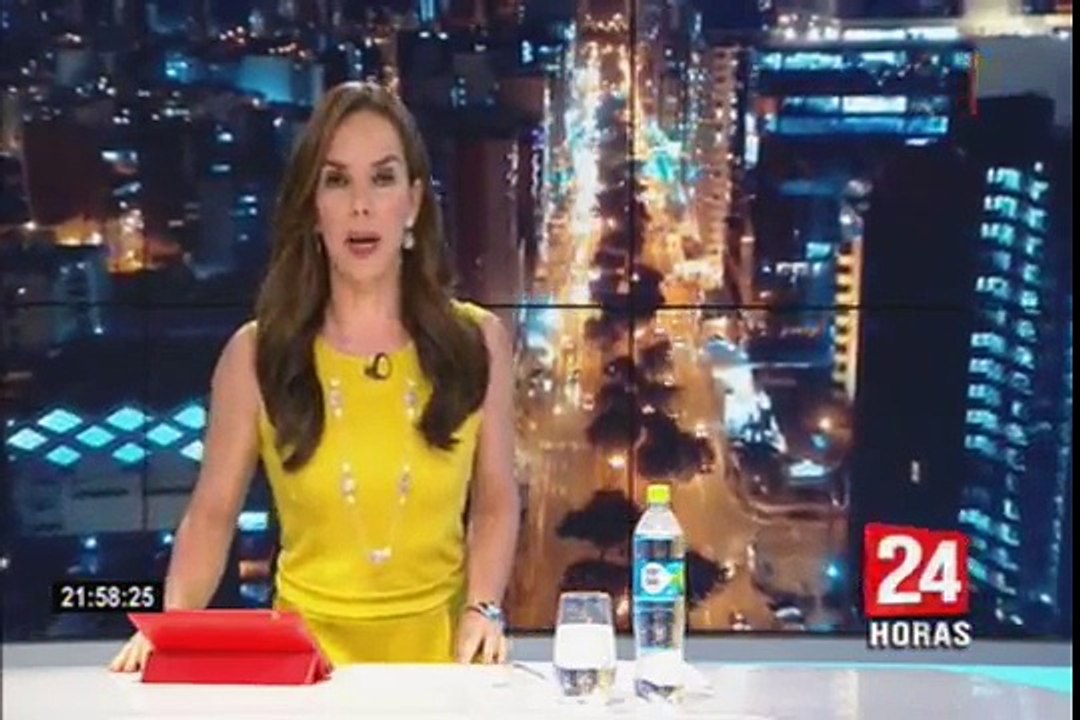 Motociclista vuelve hacer acrobacias en plena Panamericana Sur