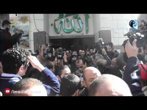 جنازة الفنان ممدوح عبد العليم | تنظيم خروج نعش الراحل ممدوح عبد العليم وسط أزدحام شديد